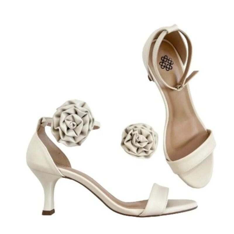 Sandália flor salto fino branca
