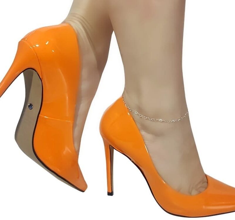 Scarpin Classic verniz amarelo