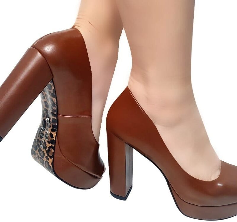Salto Bloco Meia Pata brown