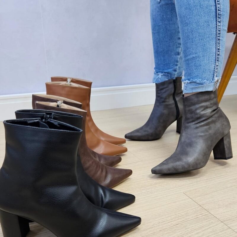 Bota salto bloco alto