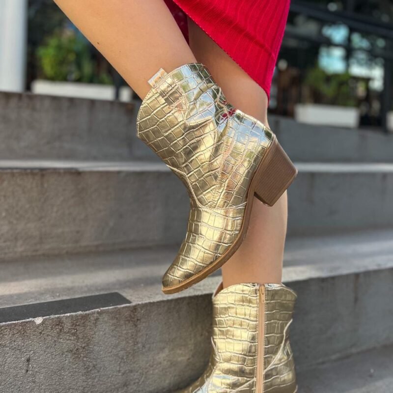 956aa035-d1bc-4653-83f1-776a32862594